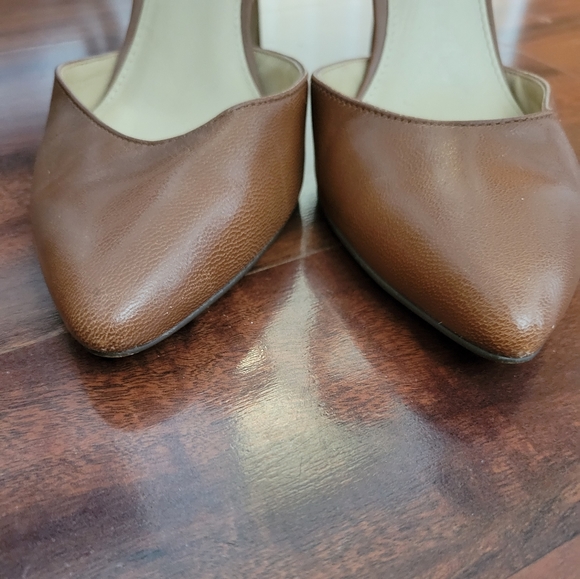 Audrey Brooke ankle strap pump - Picture 7 of 9